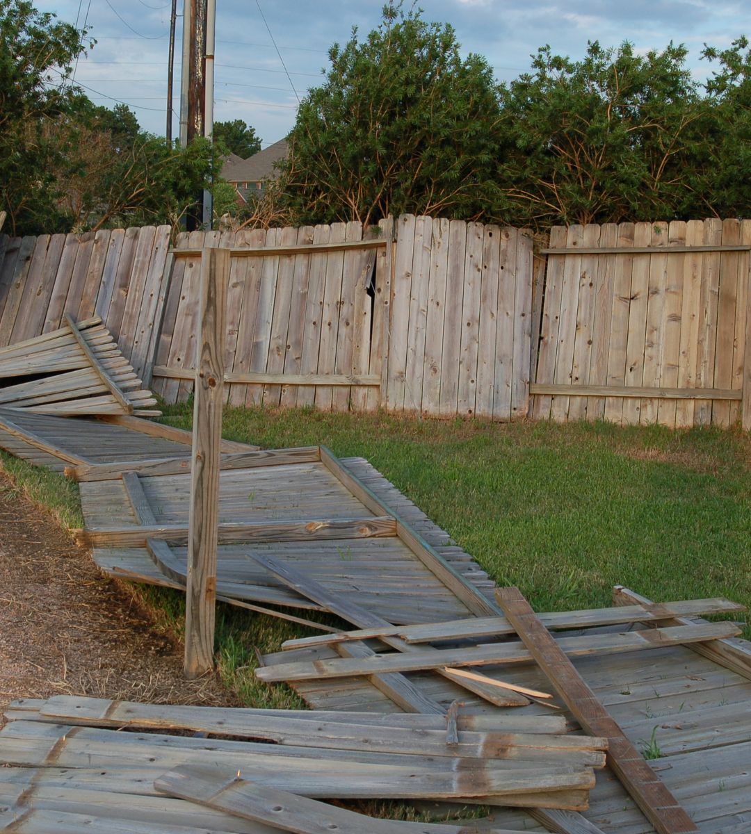 Stormschade schutting: tips en advies